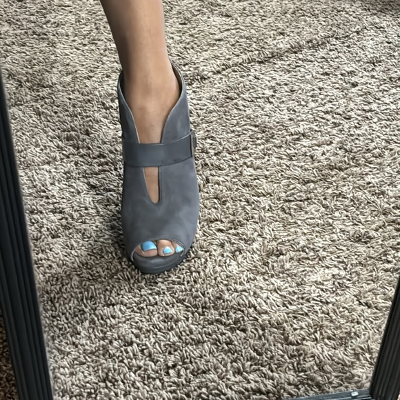 Elegant booties - Picture 6 of 6